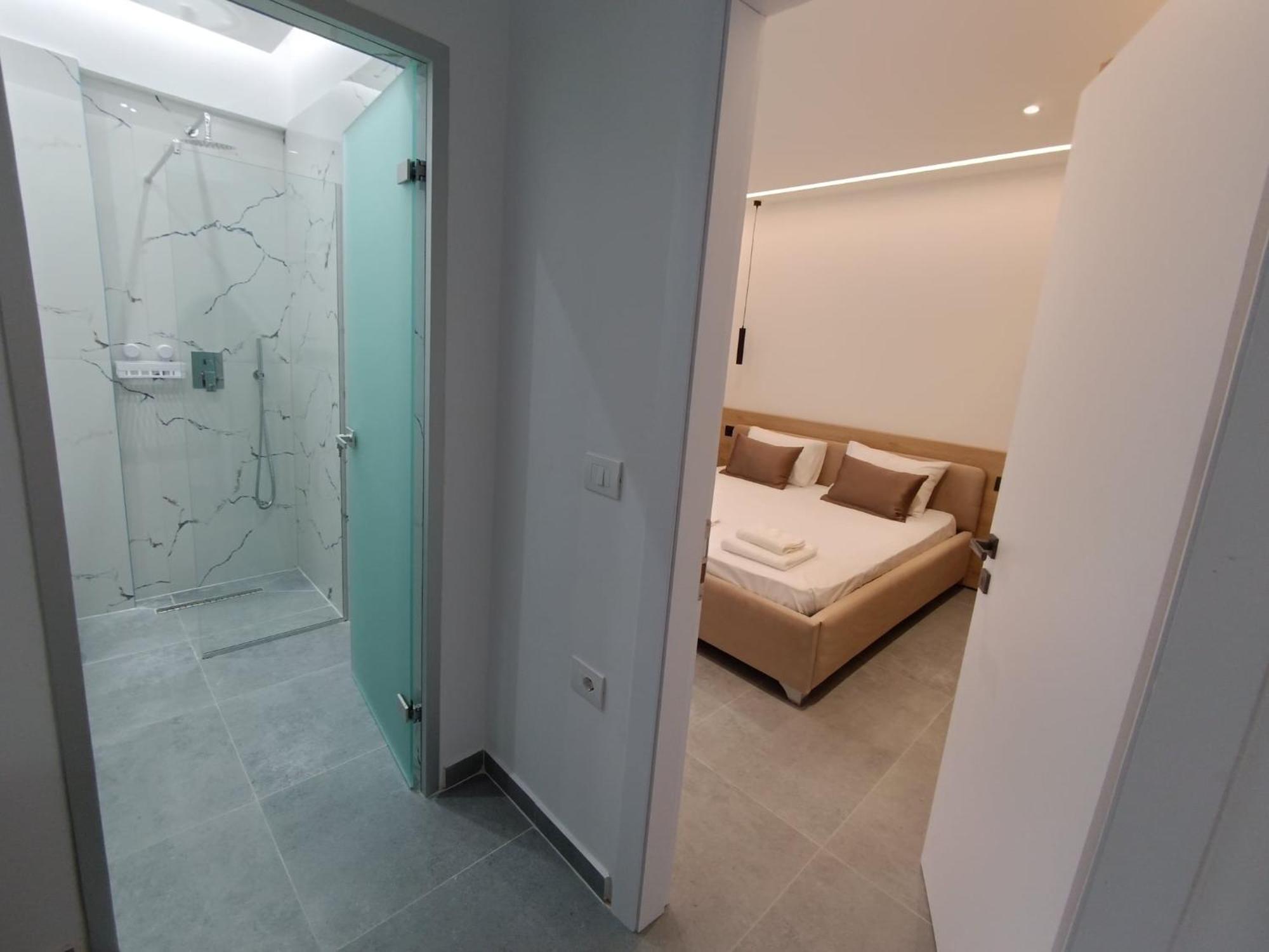 Sun George Bed & Breakfast Himare Bagian luar foto