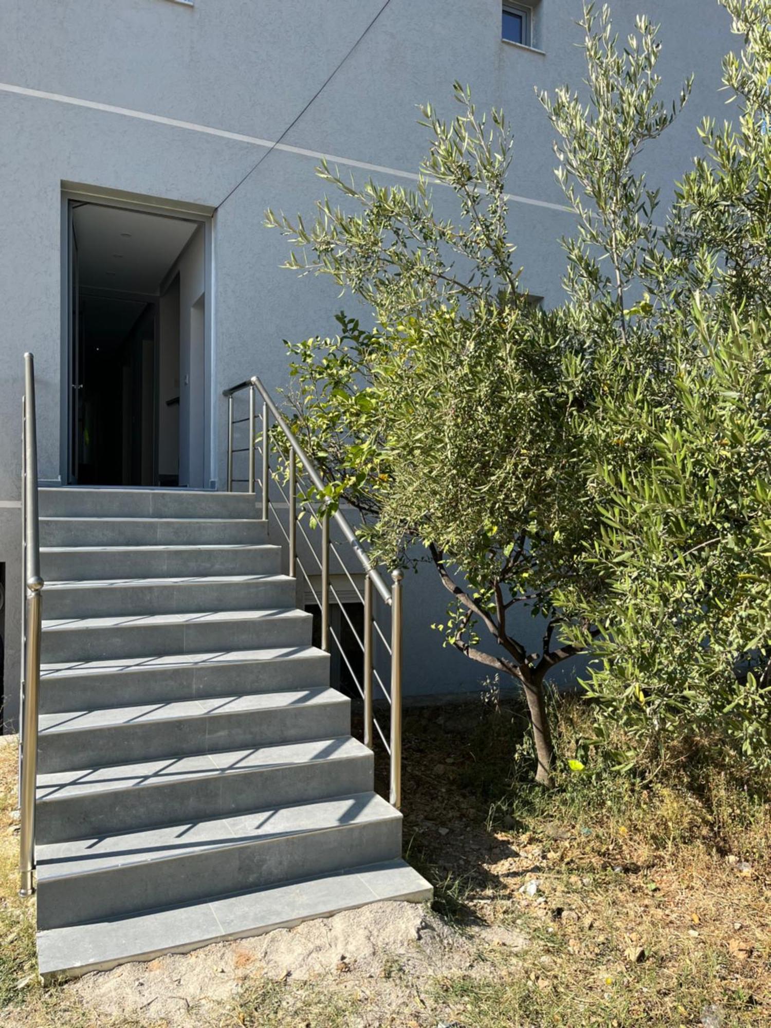 Sun George Bed & Breakfast Himare Bagian luar foto