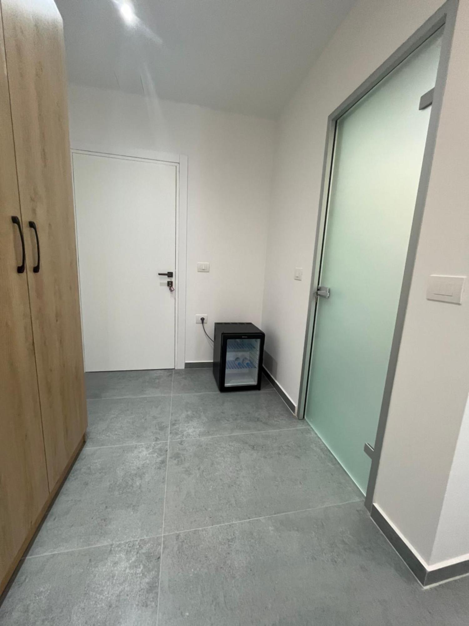 Sun George Bed & Breakfast Himare Bagian luar foto